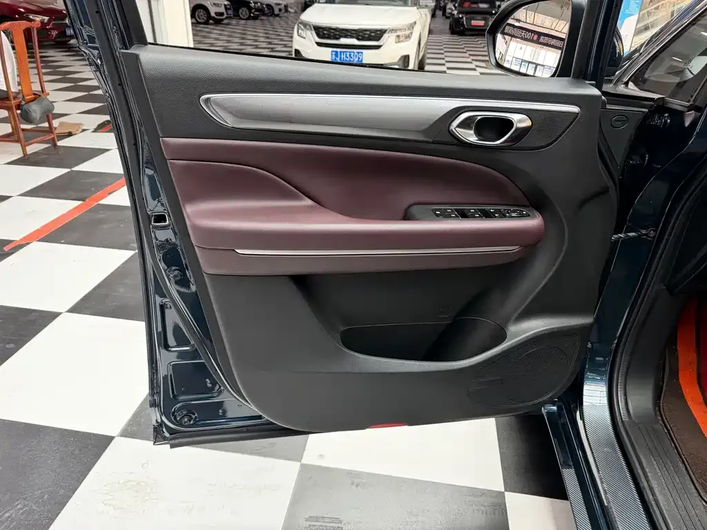 GAC Motor Trumpchi M6 — фото 10