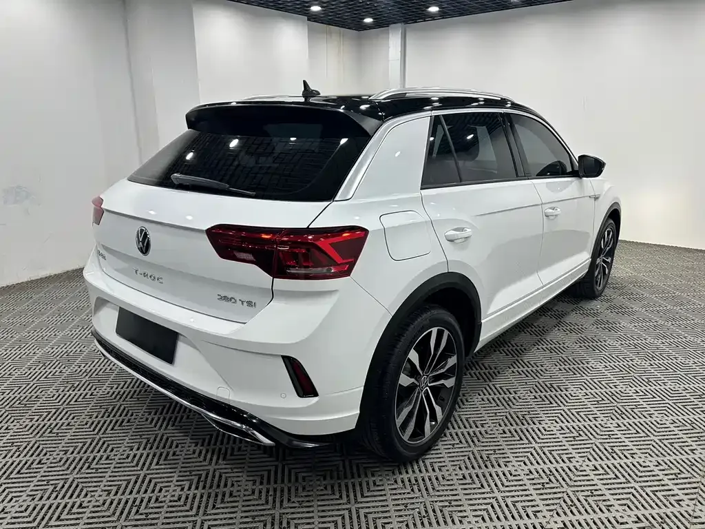 Volkswagen T-Roc — фото 9