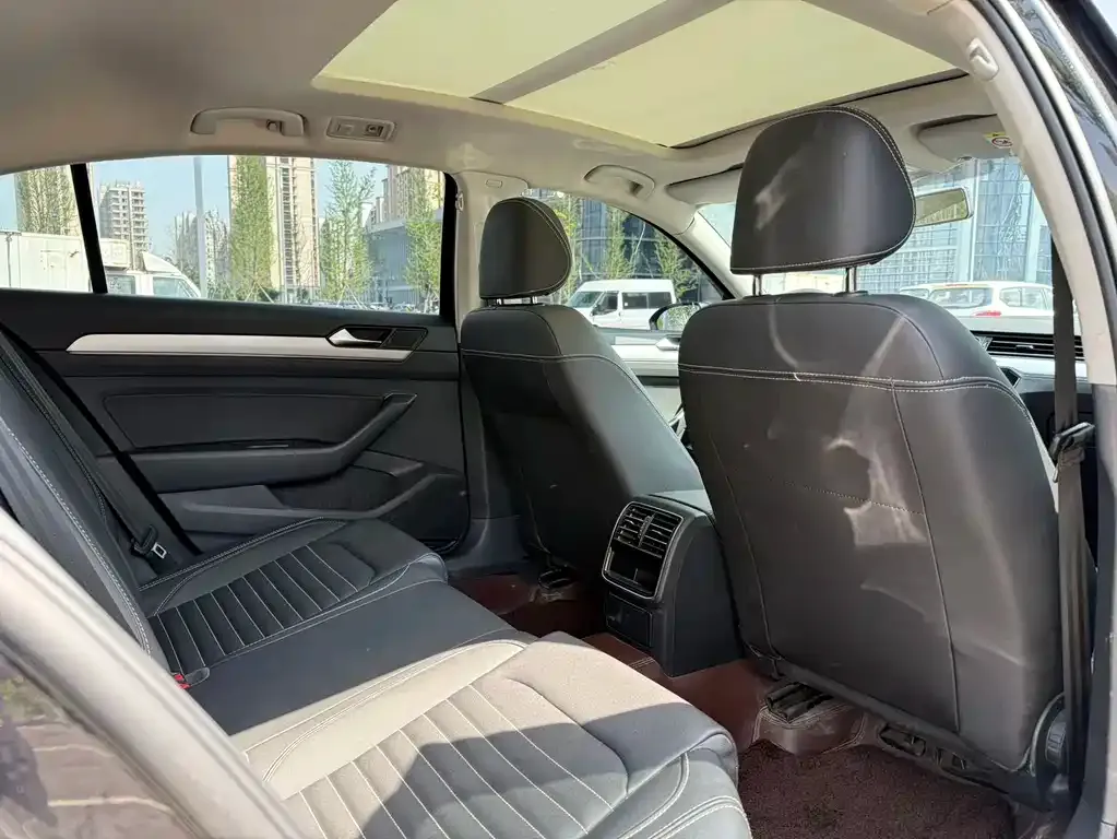Volkswagen Magotan 2022 из CN, фото 2
