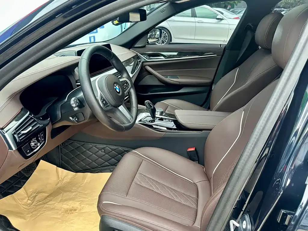 BMW 5 Series — фото 4