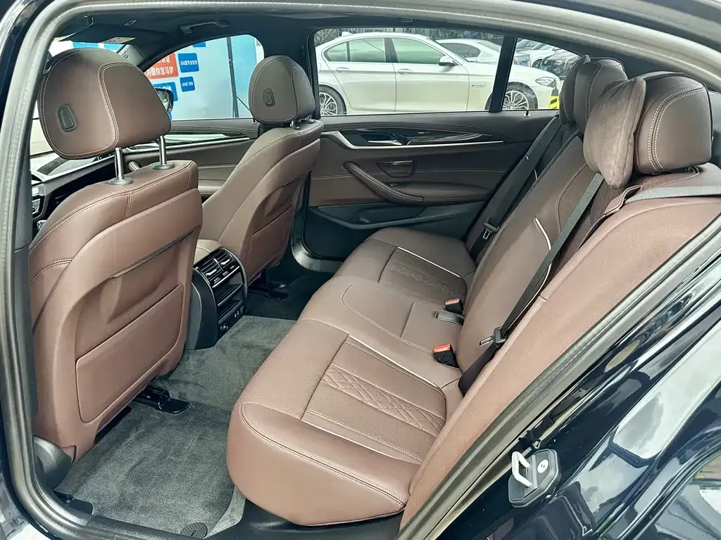 BMW 5 Series — фото 2