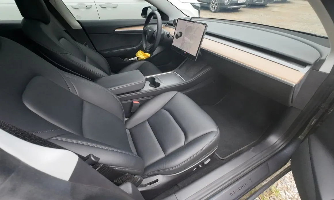 Tesla Model 3 — фото 2