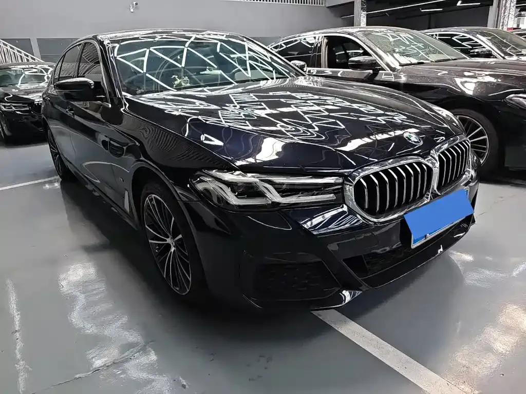 BMW 5 Series — фото 10