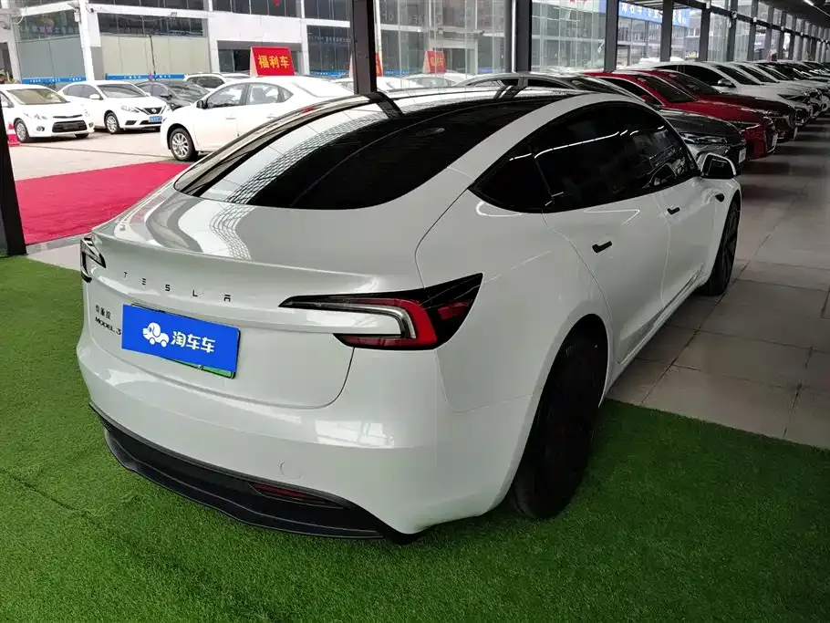 Tesla Model 3 — фото 4