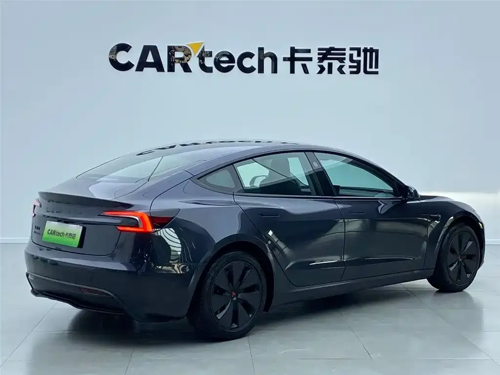 Tesla Model 3 — фото 10