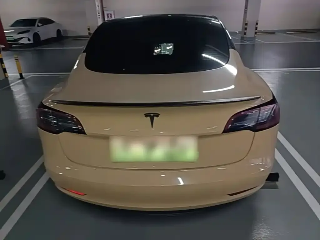 Tesla Model 3 — фото 3