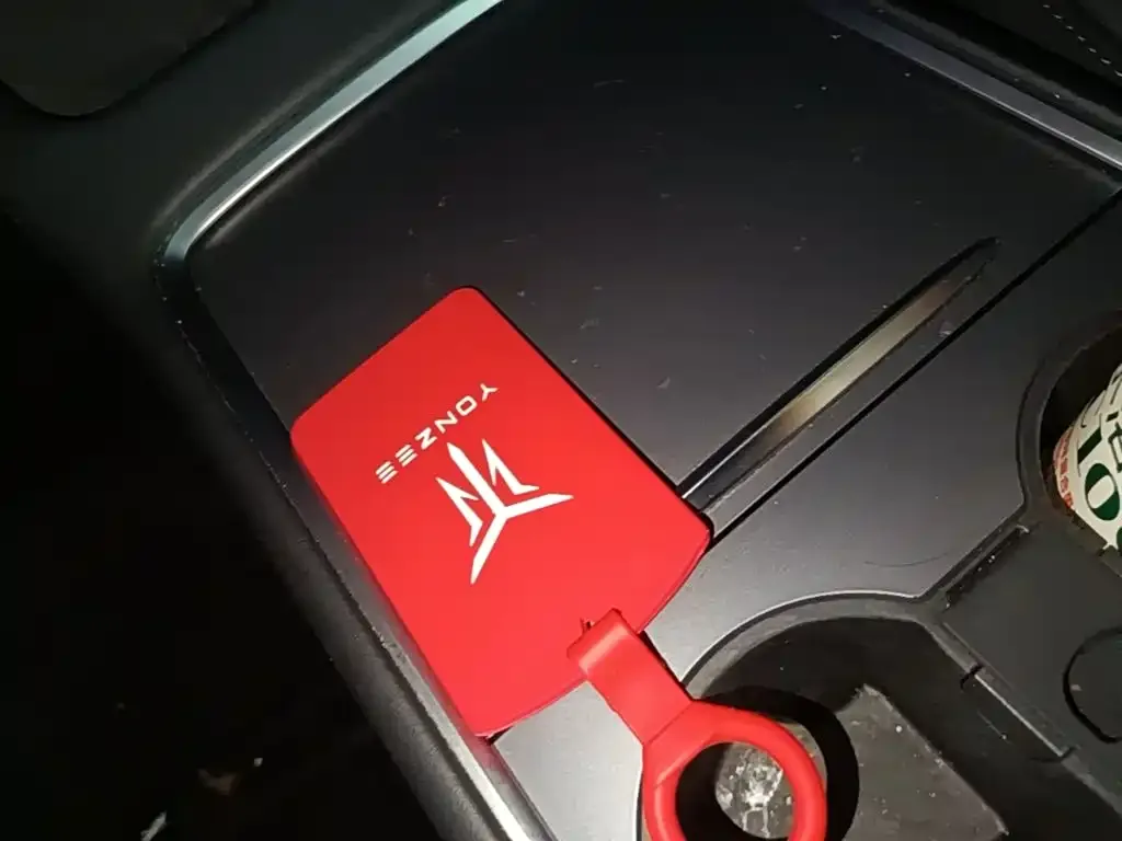Tesla Model 3 — фото 2