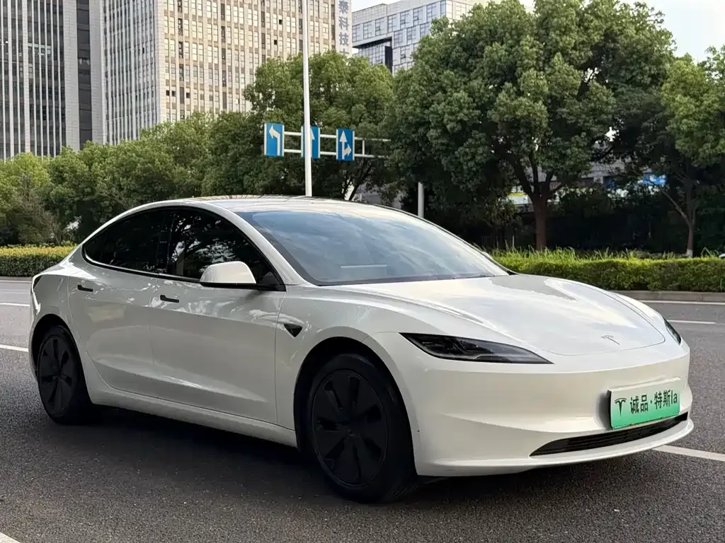 Tesla Model 3 — фото 6