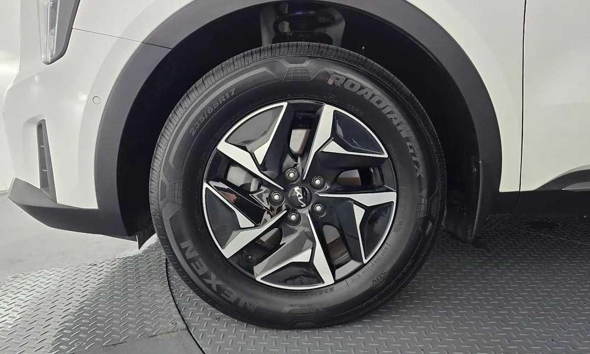 Kia Sorento — фото 9