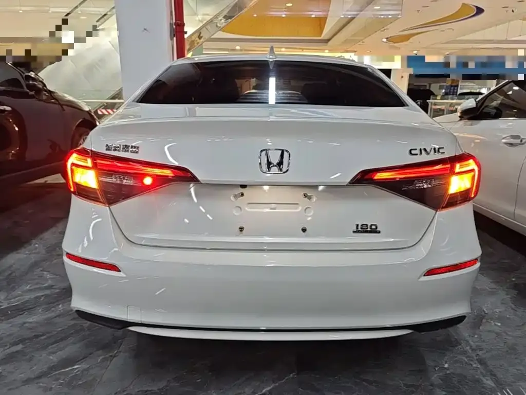 Honda Civic — фото 8