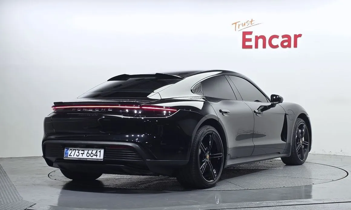 Porsche Taycan 2021 из KR, фото 4
