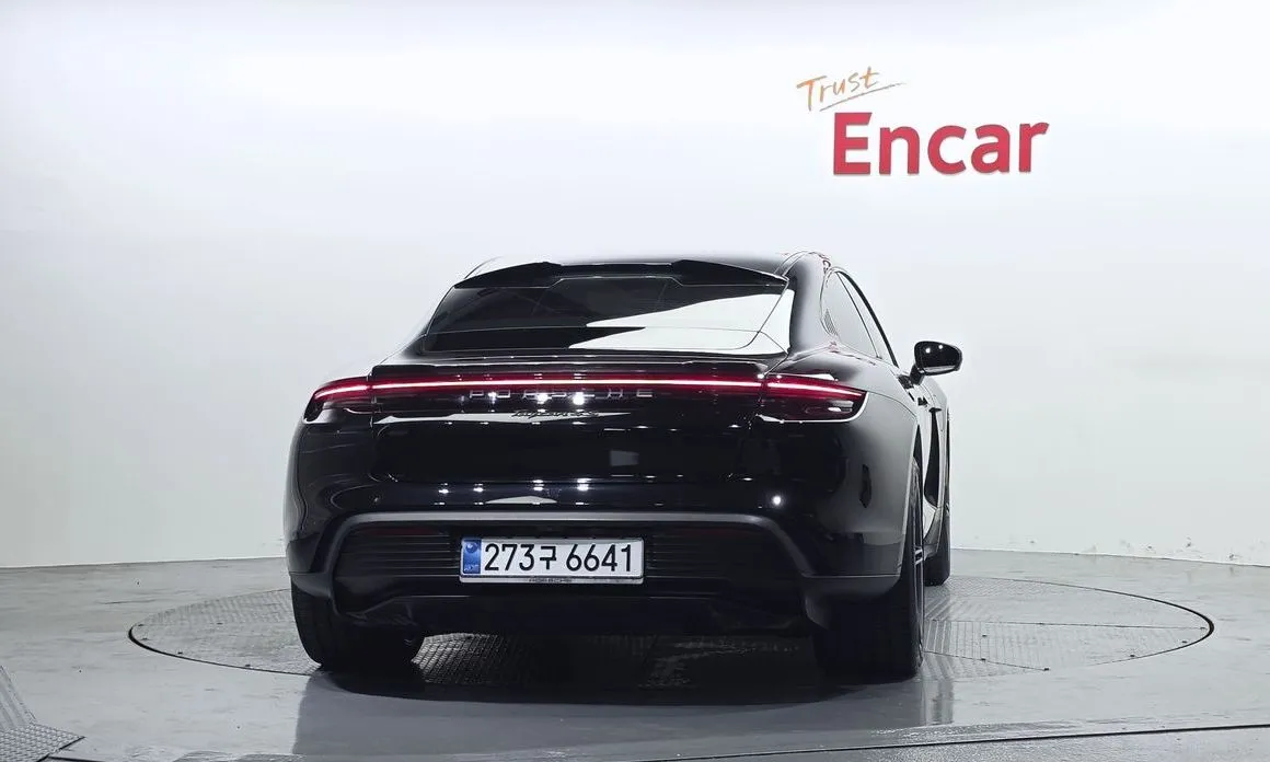 Porsche Taycan 2021 из KR, фото 2