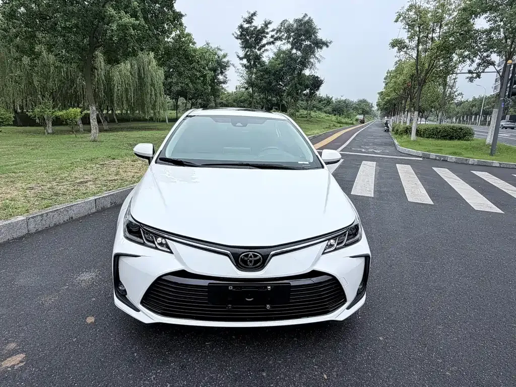 Toyota Corolla — фото 4