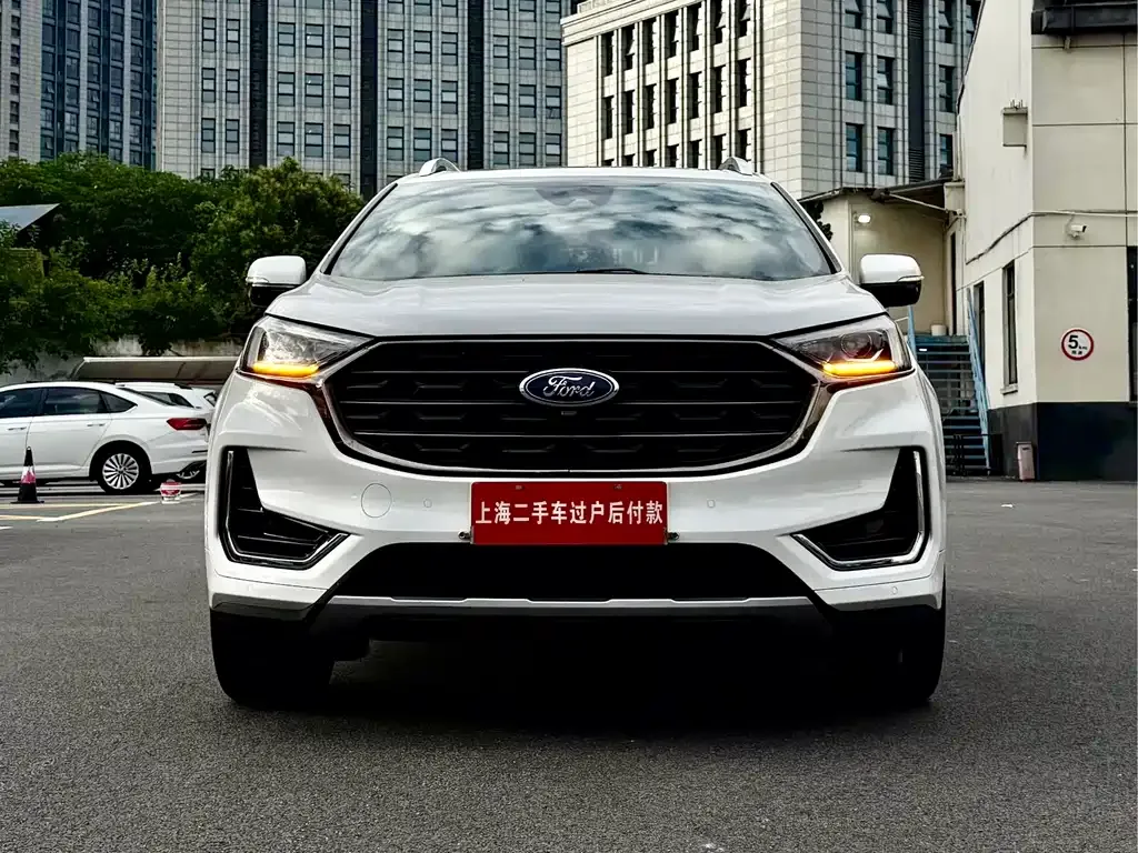 Ford Edge — фото 1