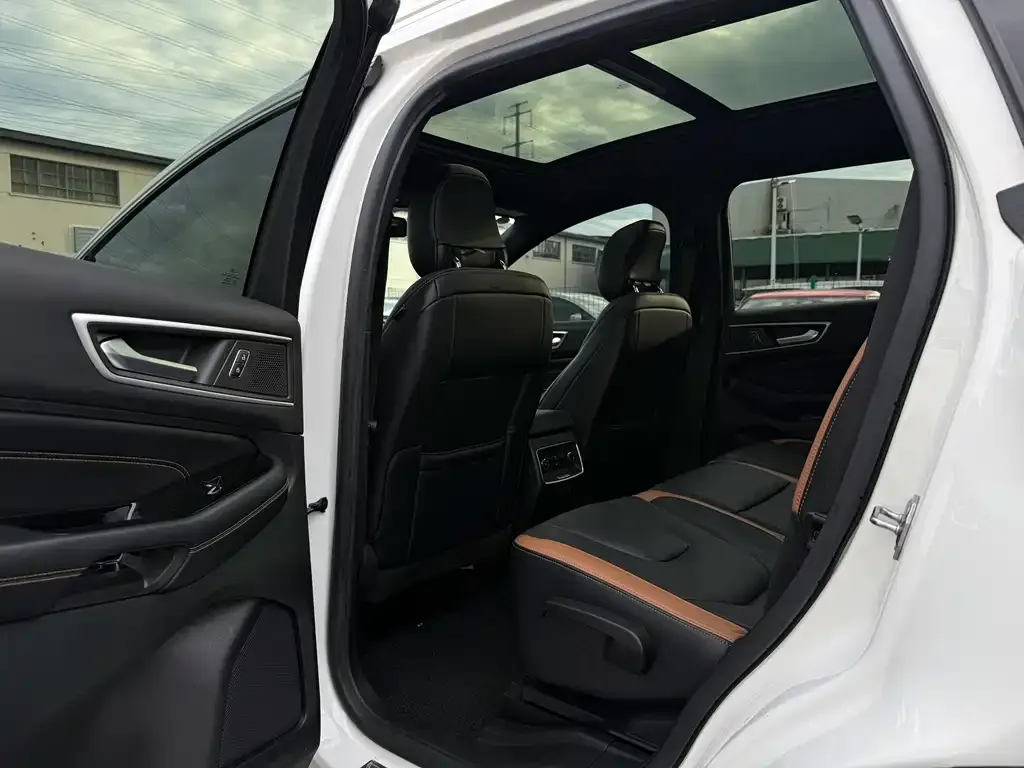 Ford Edge — фото 10