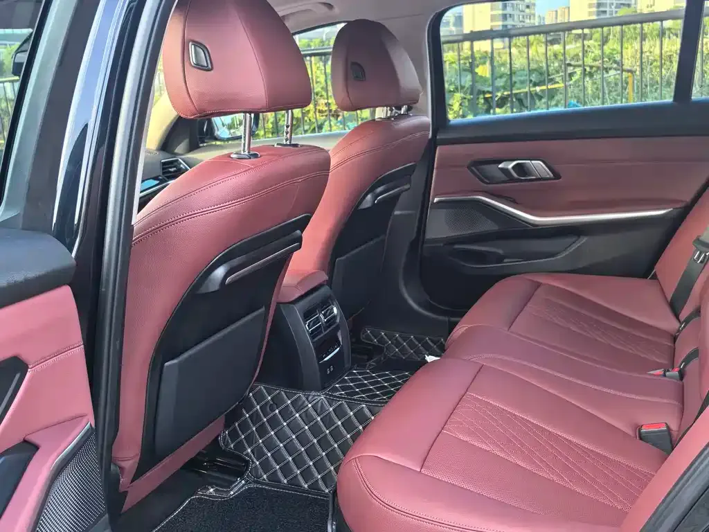 BMW 3 Series 2022 из CN, фото 3