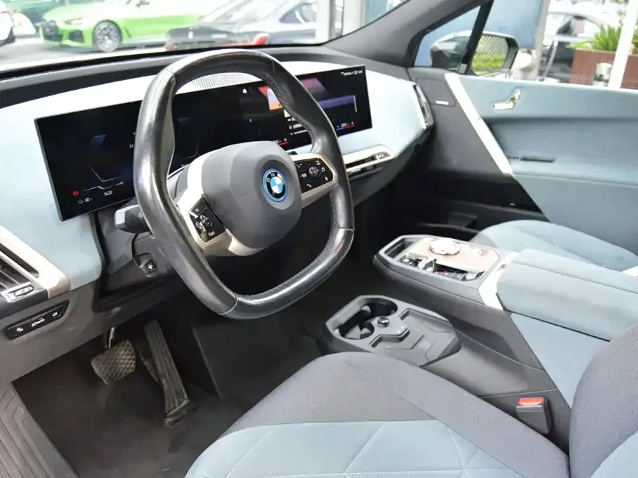 BMW iX — фото 10