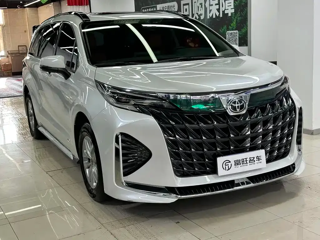 Toyota Granvia — фото 5