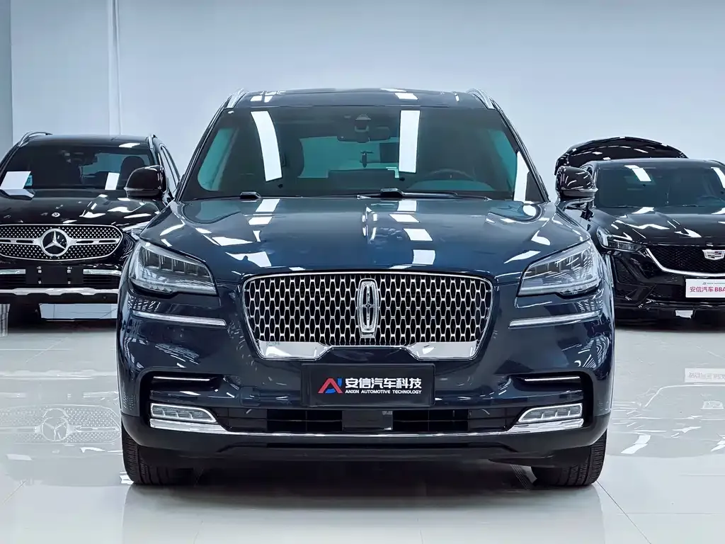 Lincoln Aviator — фото 10