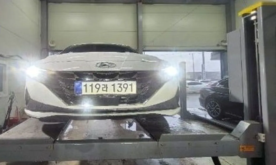 Hyundai AVANTE — фото 1