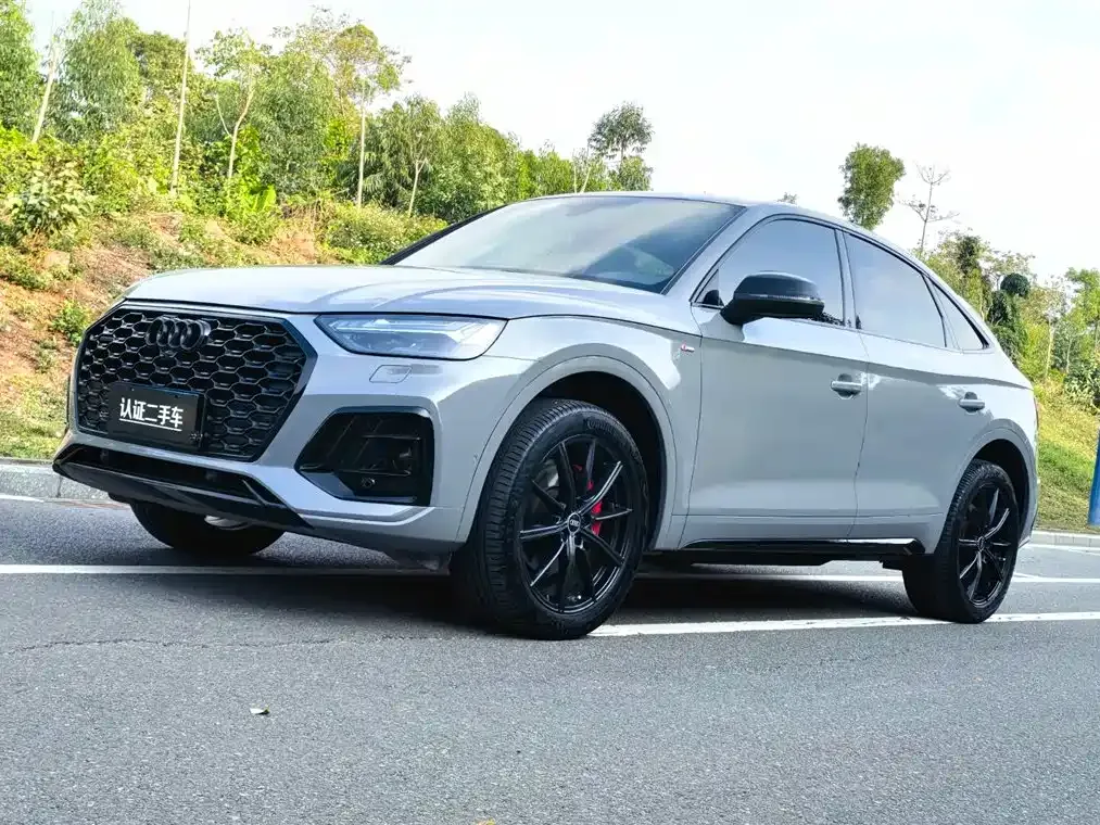 Audi Q5L Sportback — фото 1