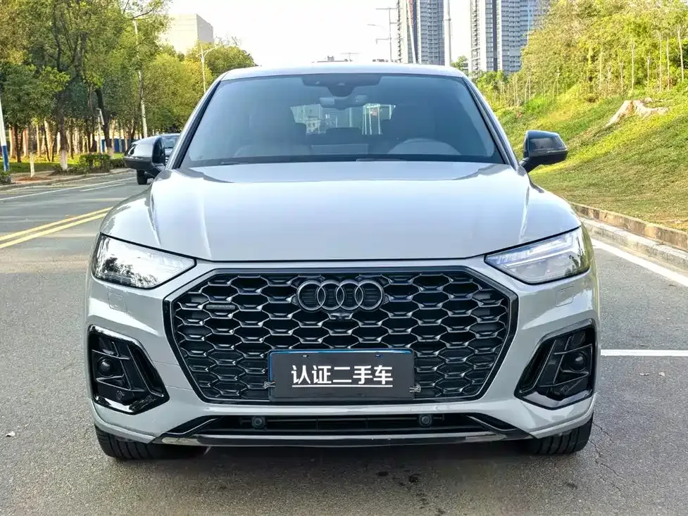 Audi Q5L Sportback — фото 5