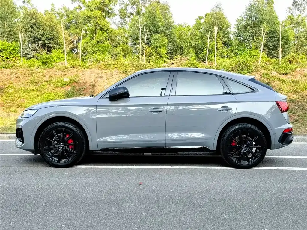 Audi Q5L Sportback — фото 9