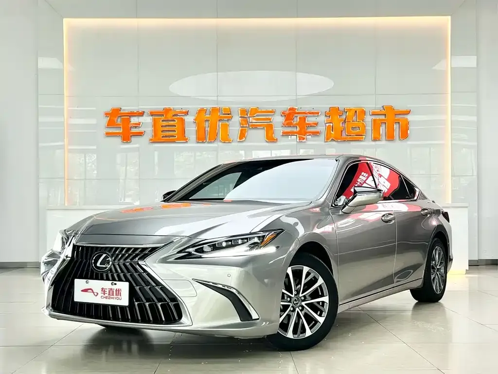 Lexus ES — фото 1