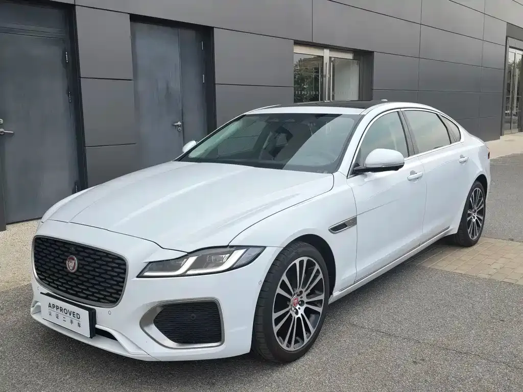 Jaguar XFL — фото 1