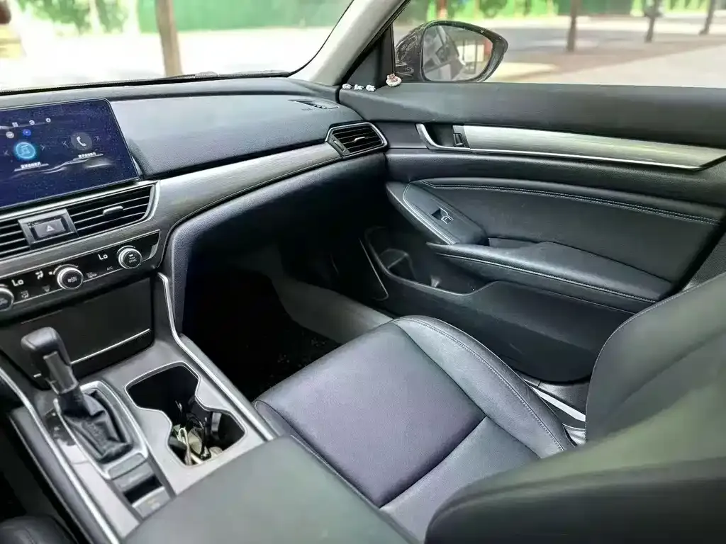 Honda Accord — фото 5