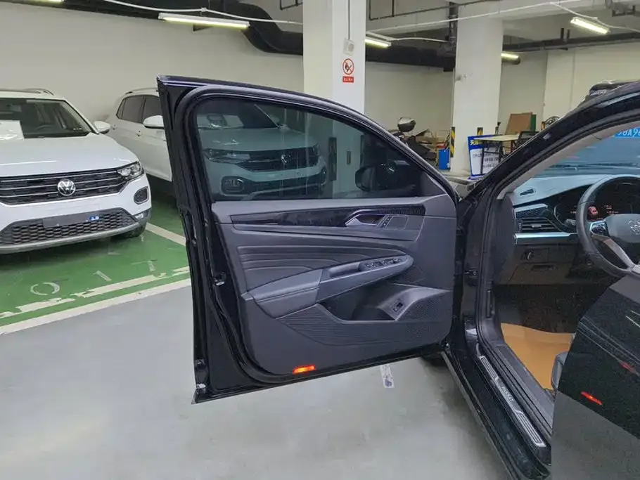 Volkswagen Passat — фото 8