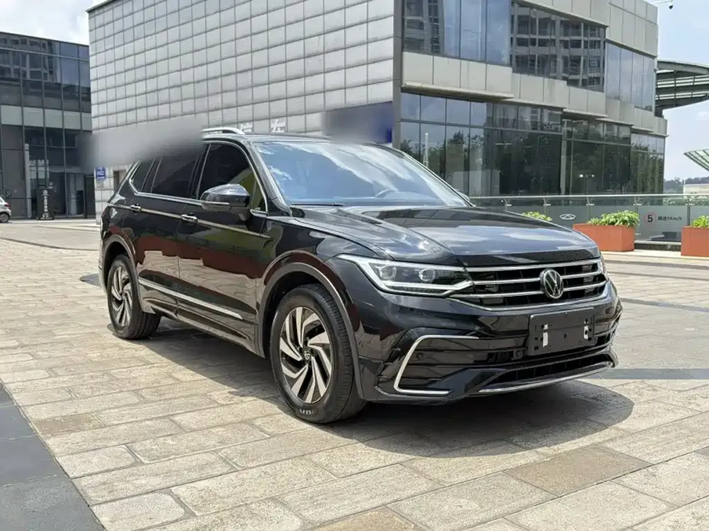 Volkswagen Tiguan L — фото 8