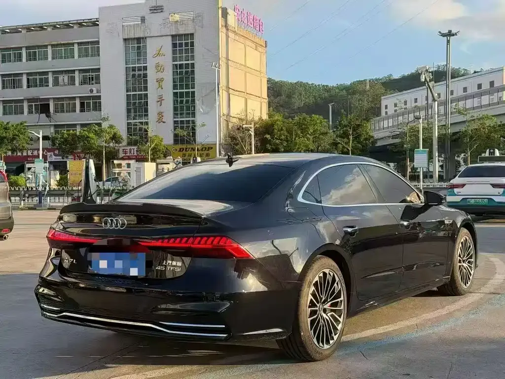 Audi A7L — фото 6
