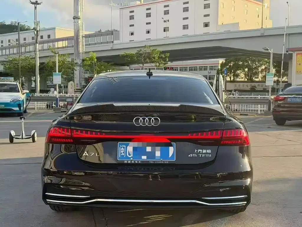 Audi A7L — фото 5