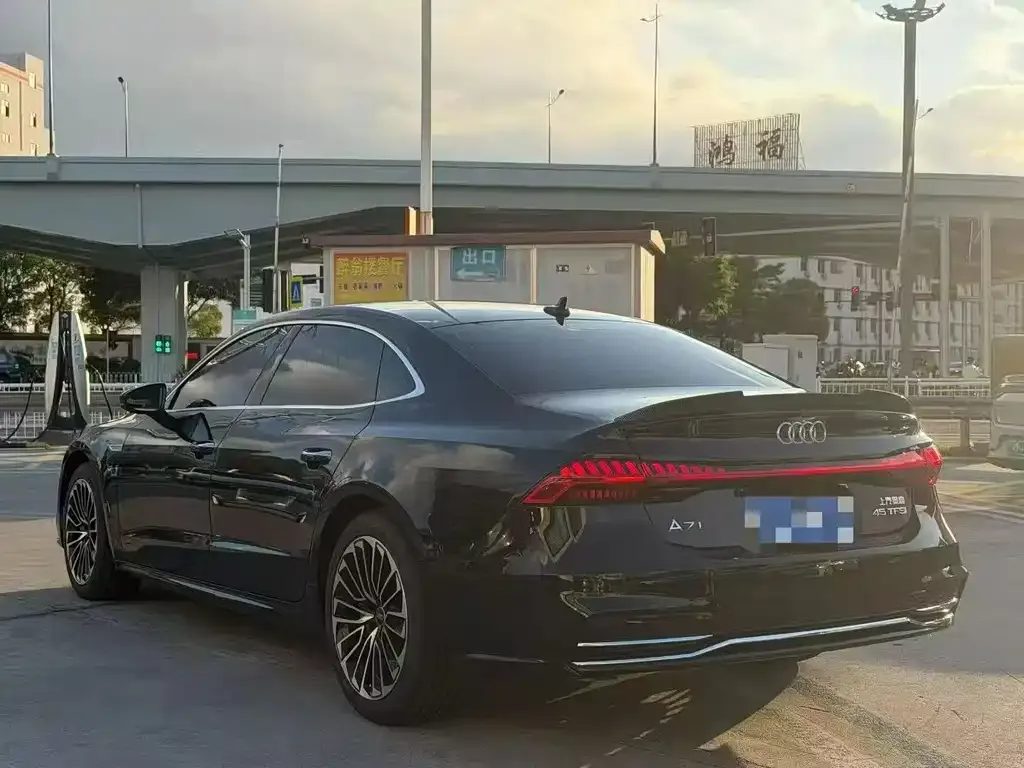Audi A7L — фото 3