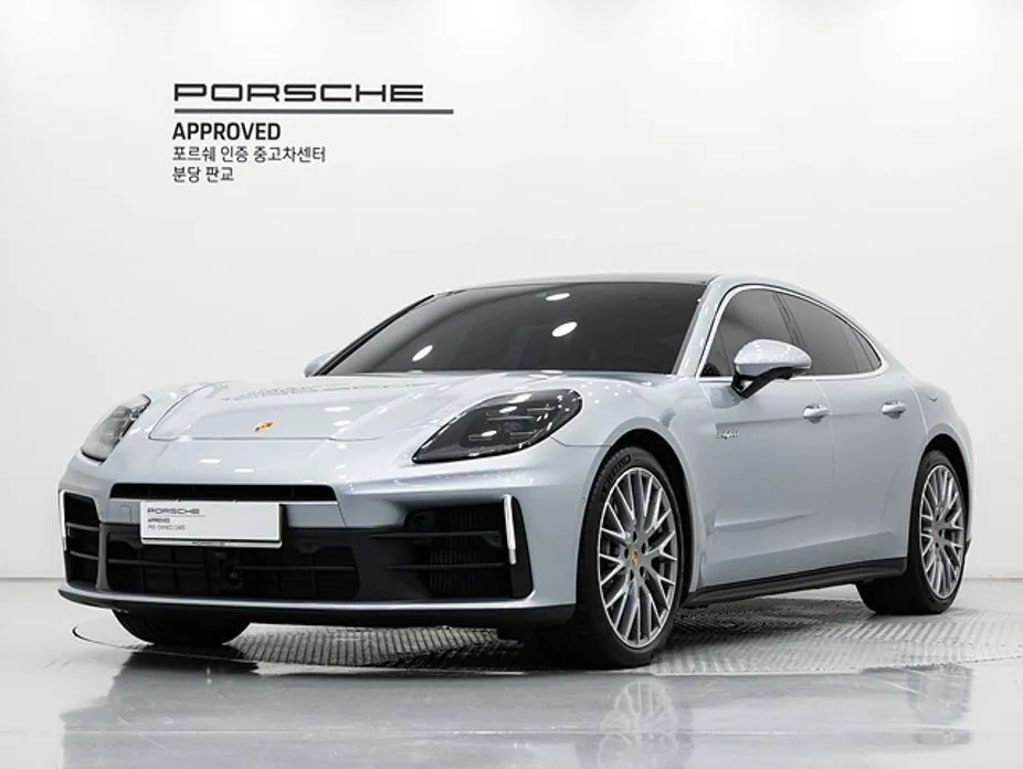 Porsche Panamera — фото 1