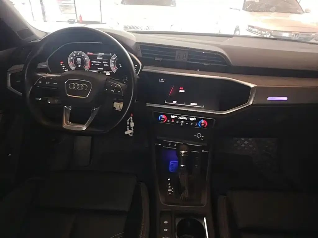 Audi Q3 — фото 2