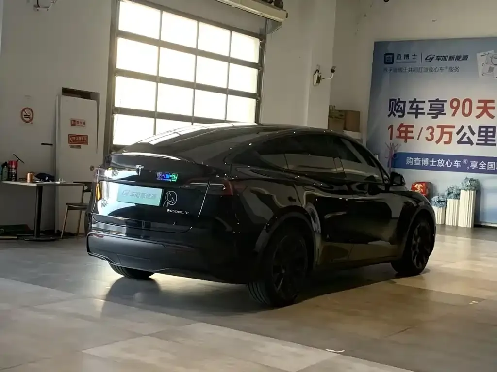 Tesla Model Y — фото 4