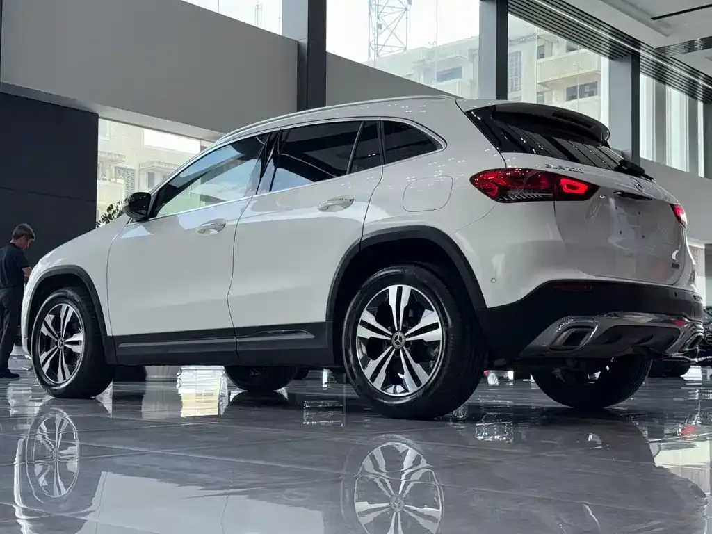 Mercedes-Benz GLA — фото 6