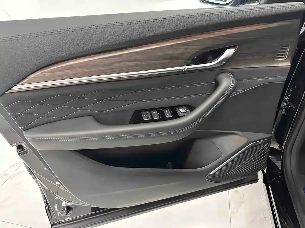 Geely Xingyue L — фото 7