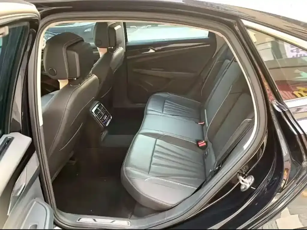 Volkswagen Passat — фото 5