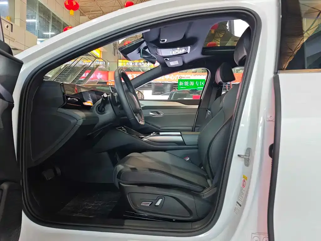 BYD Qin L — фото 10