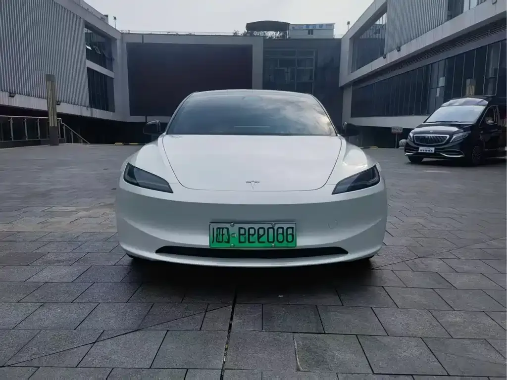Tesla Model 3 — фото 6