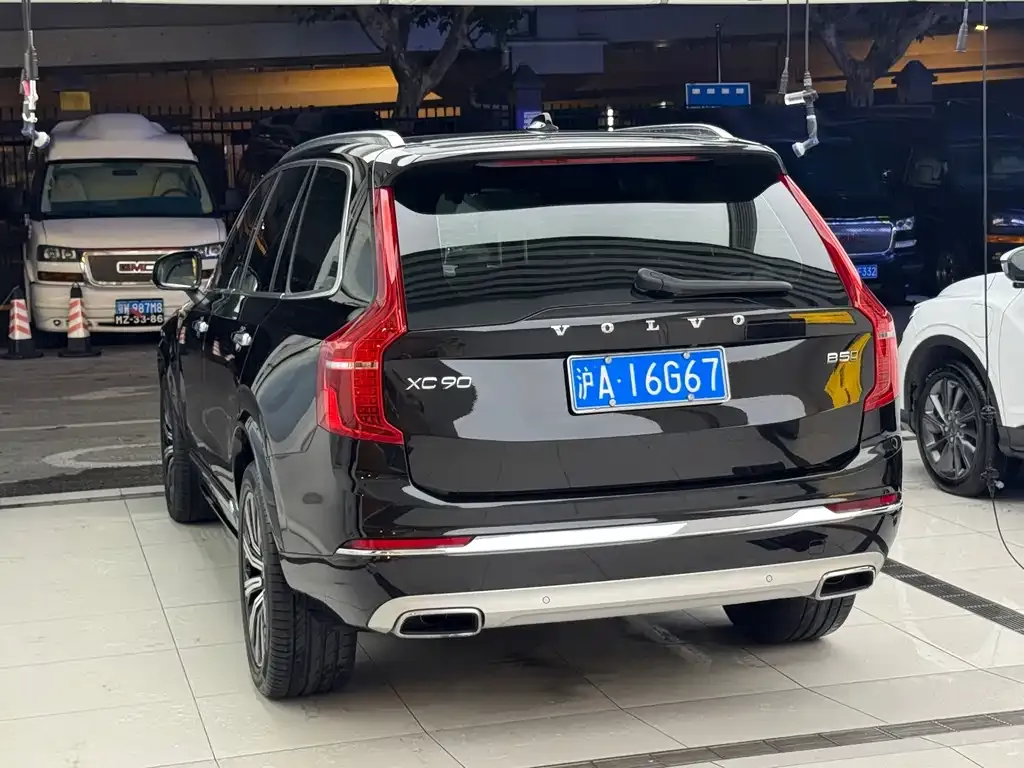 Volvo XC90 — фото 9
