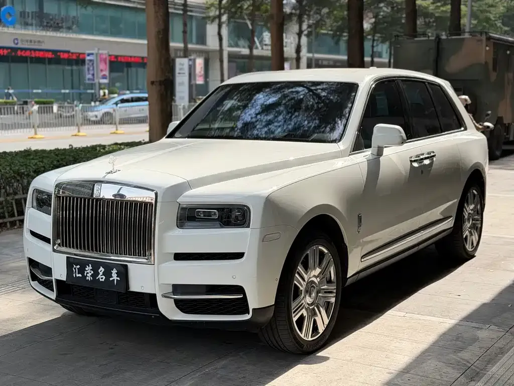 Rolls-Royce Cullinan — фото 1