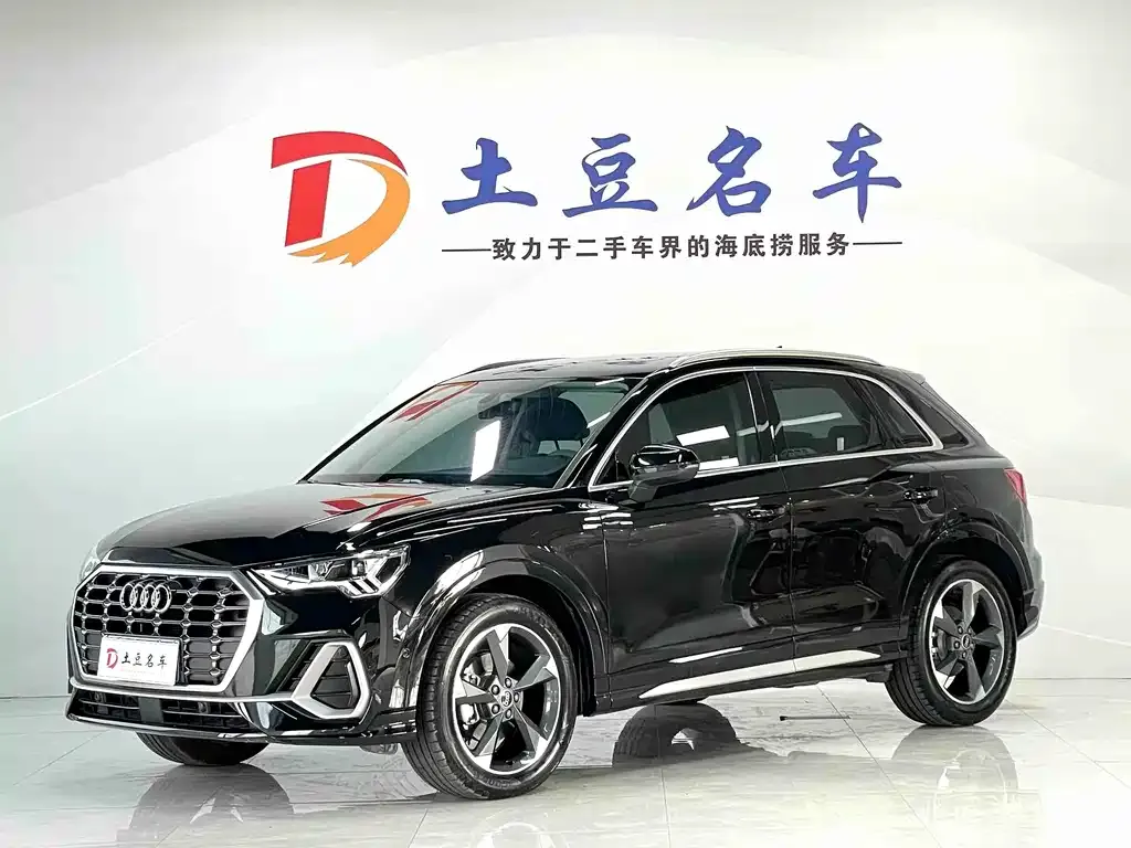 Audi Q3 — фото 1