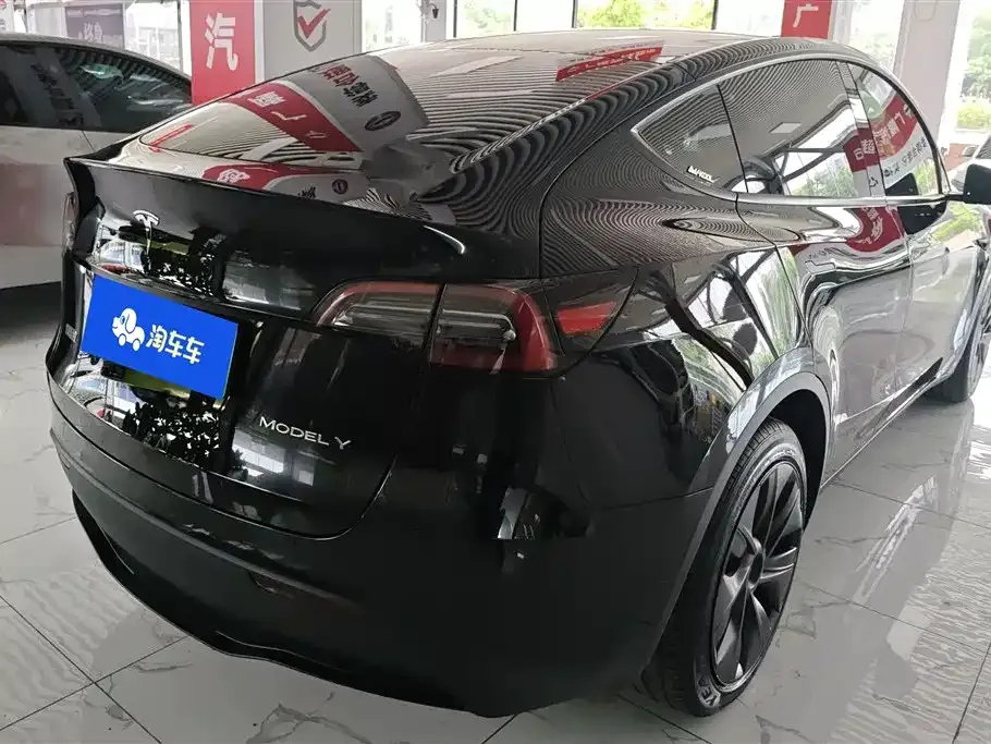 Tesla Model Y — фото 8