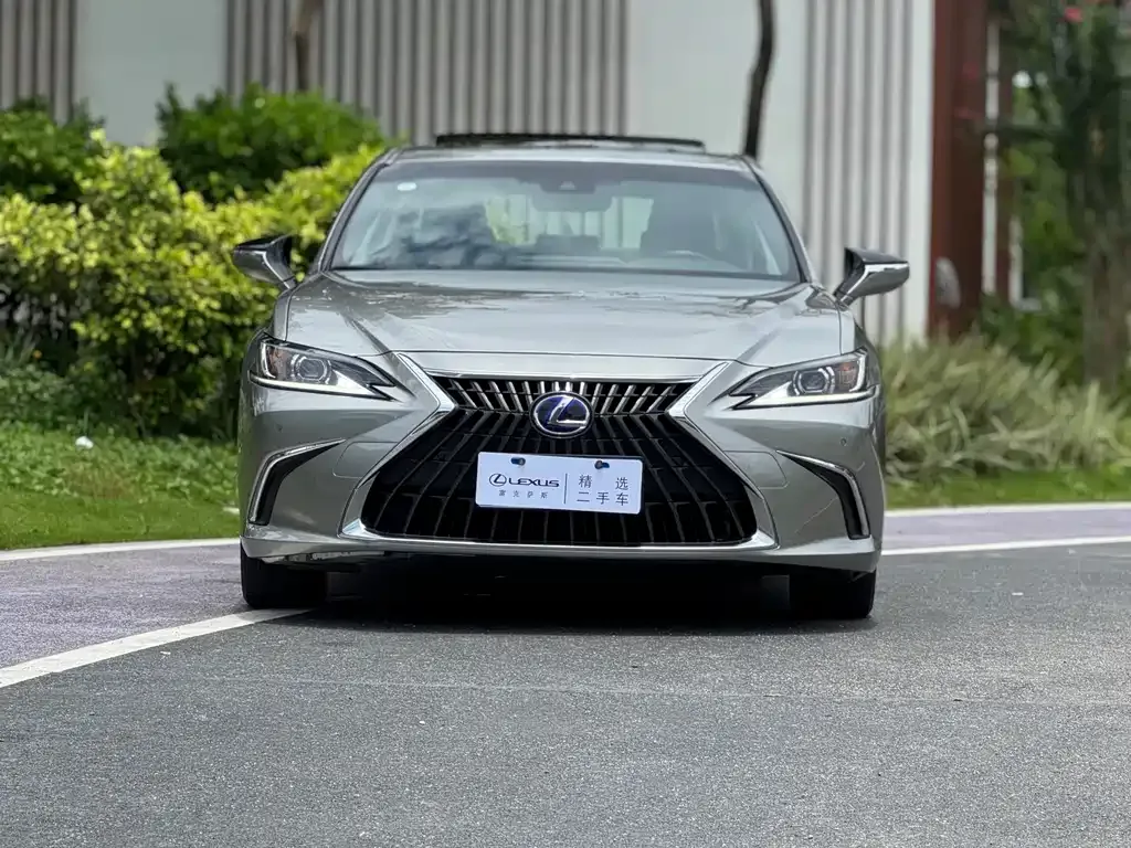 Lexus ES — фото 10
