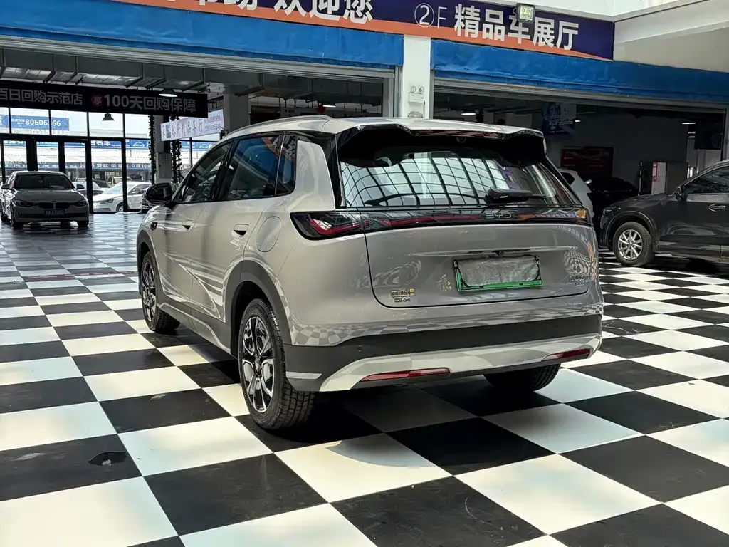BYD Seal 05 DM-i — фото 5