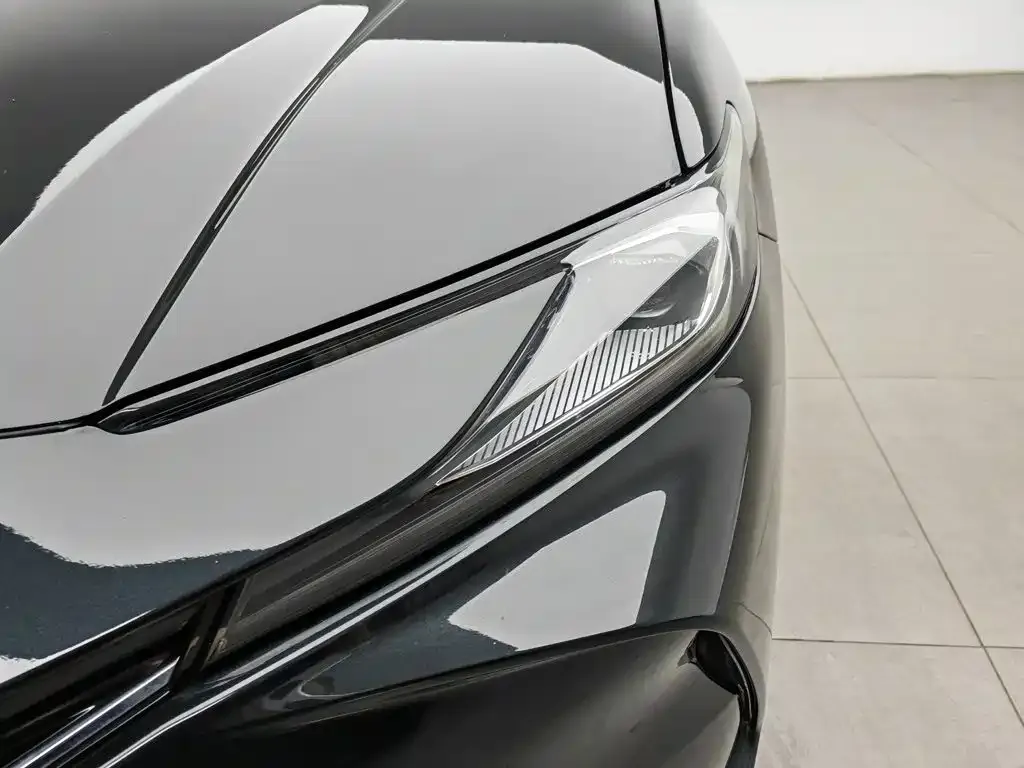 Toyota Camry — фото 6